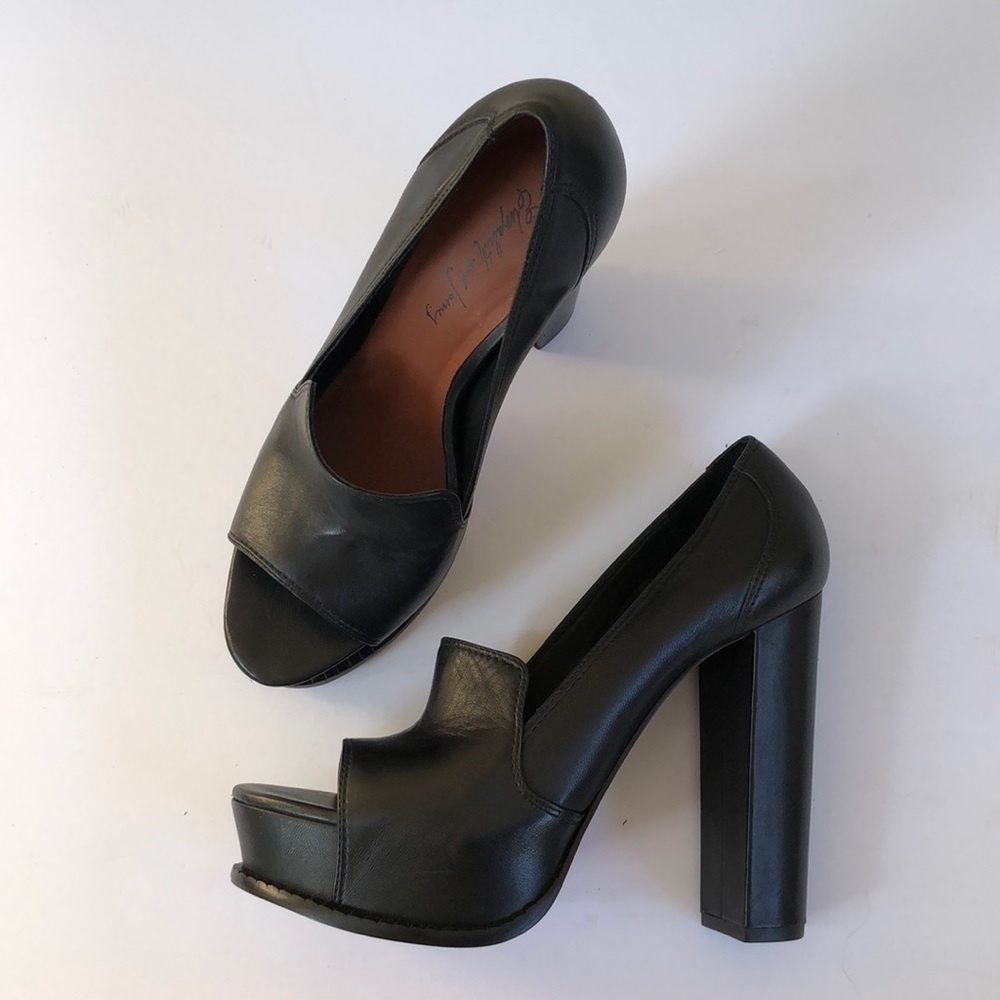 EUC Elizabeth and James Black Platform Heels
